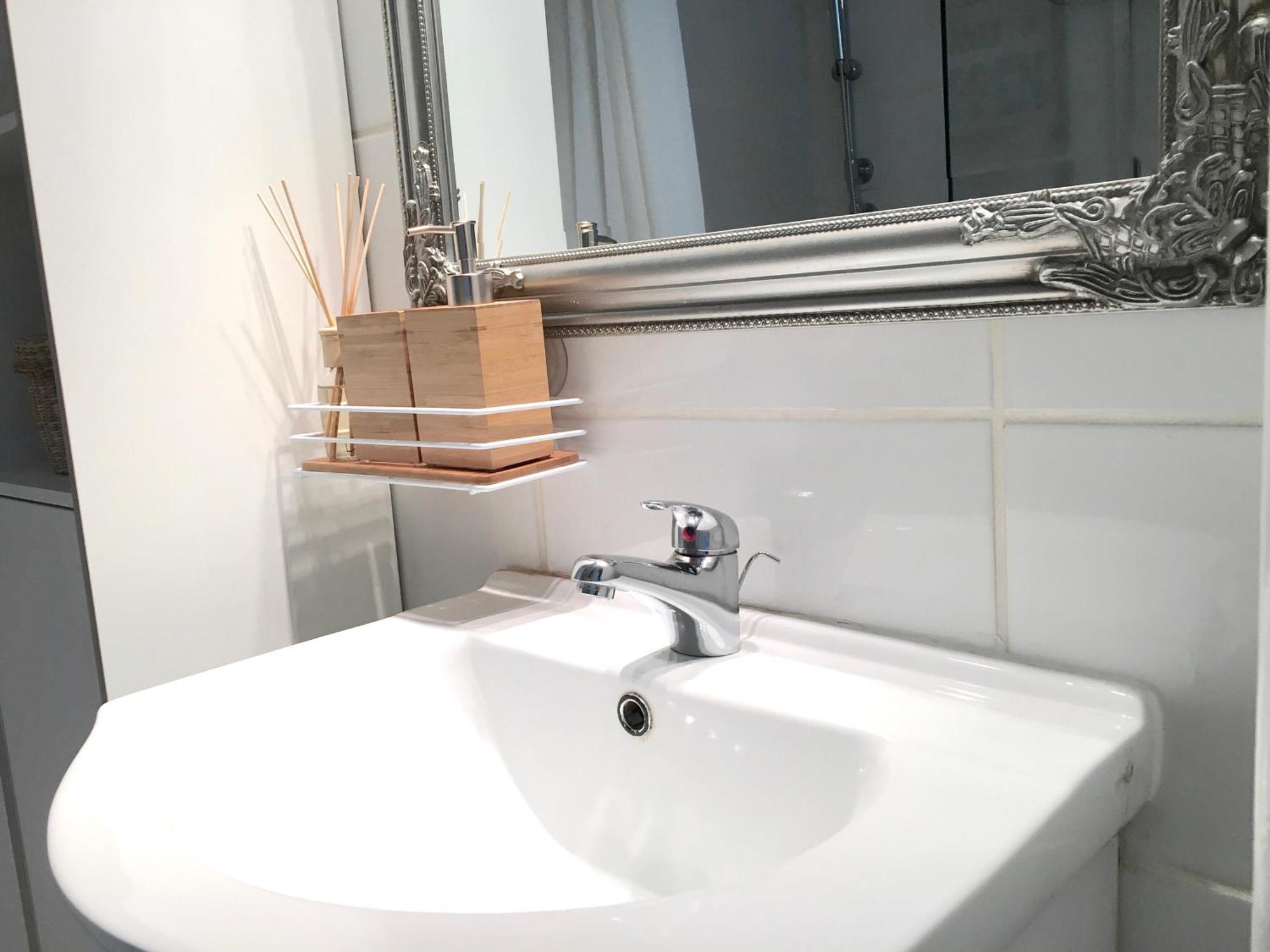 Standard Apartment By Hi5 - Karoly 23 Budapest Ngoại thất bức ảnh