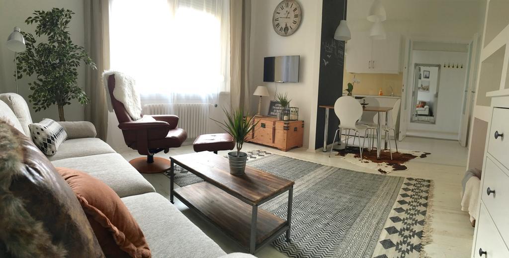 Standard Apartment By Hi5 - Karoly 23 Budapest Ngoại thất bức ảnh