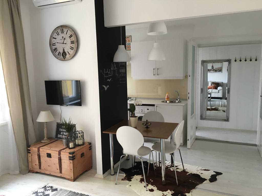 Standard Apartment By Hi5 - Karoly 23 Budapest Ngoại thất bức ảnh