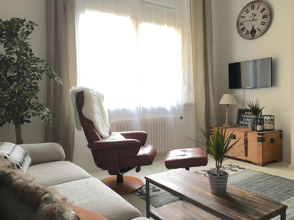 Standard Apartment By Hi5 - Karoly 23 Budapest Ngoại thất bức ảnh